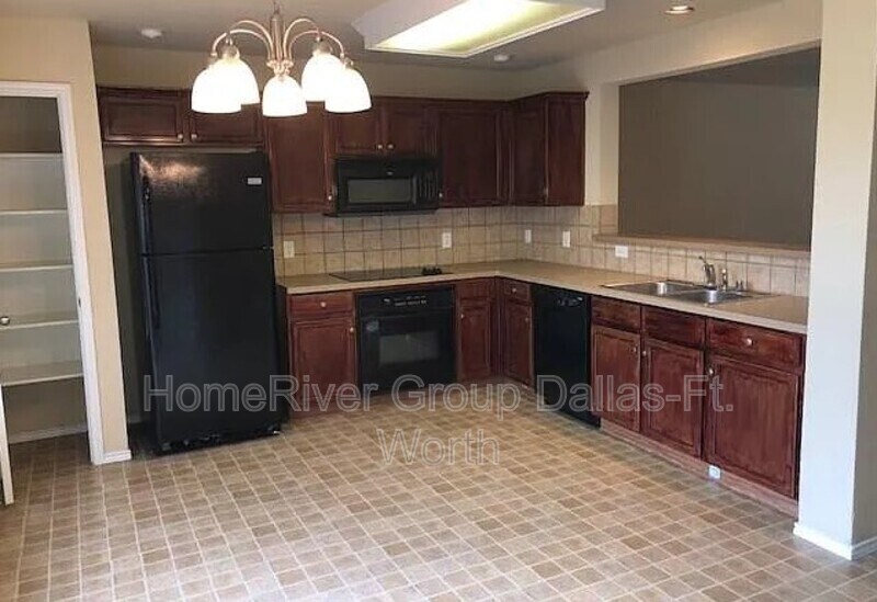 Building Photo - 7113 Planters Row Dr