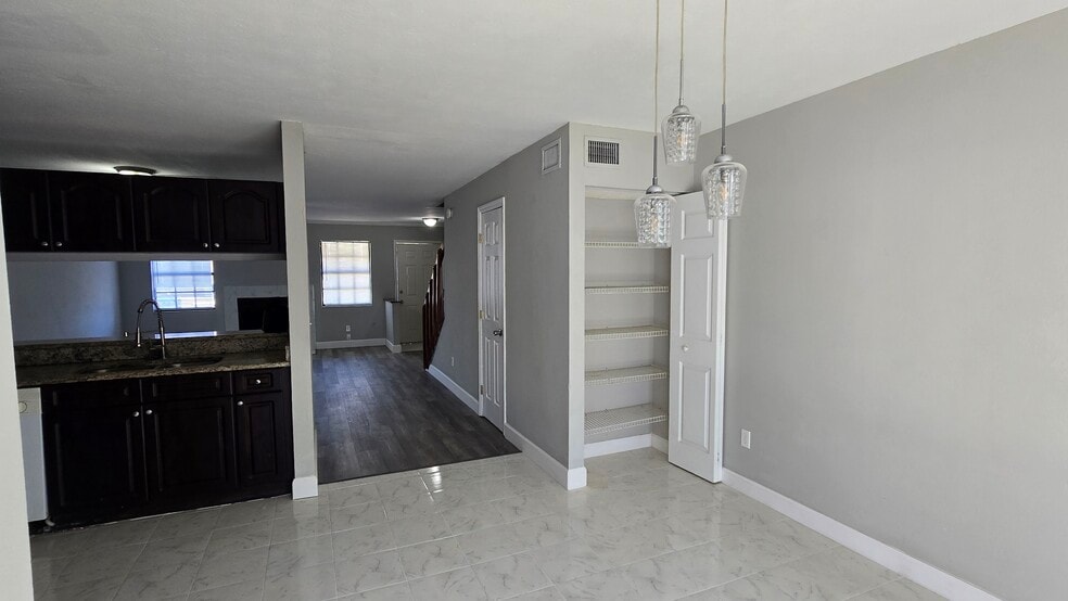 Building Photo - 12665 Castle Hill Dr