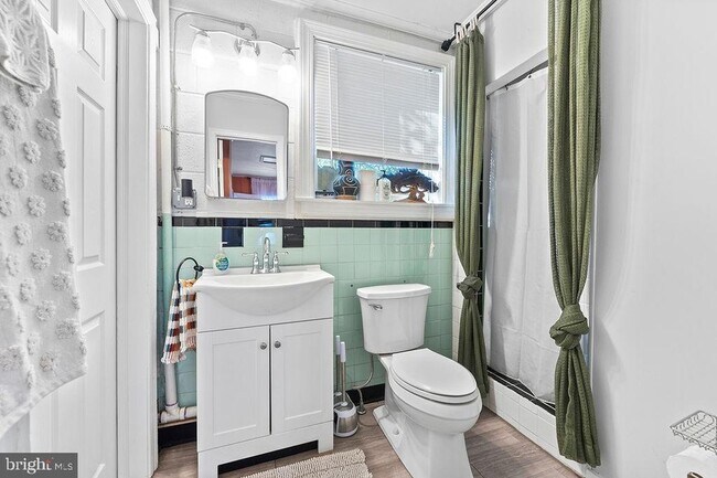 Building Photo - 601 Hanson Ave