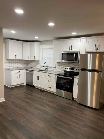 Building Photo - 506 Leander St