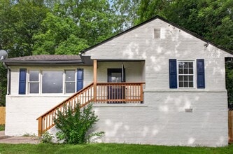 Building Photo - 2027 Hilburn Dr SE