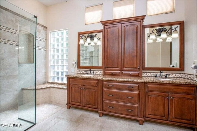 Building Photo - 1985 E Stephens Dr