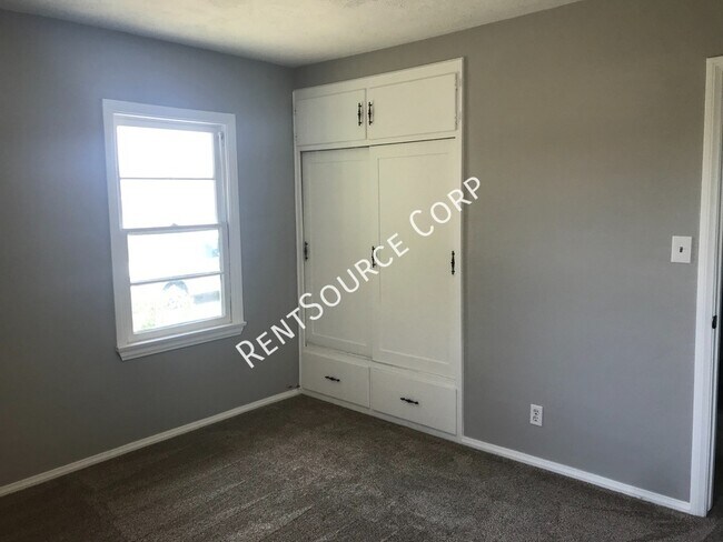 Building Photo - 44644 20th St W