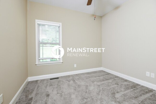 Building Photo - 4 Bedroom Pet-Friendly Home in Odenville, AL with Main Street Renewal