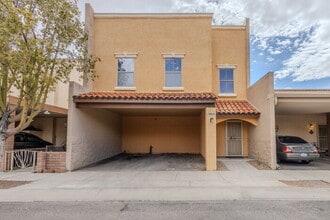 Building Photo - Beautiful Santa Rita Townhome in Sahuarita!!