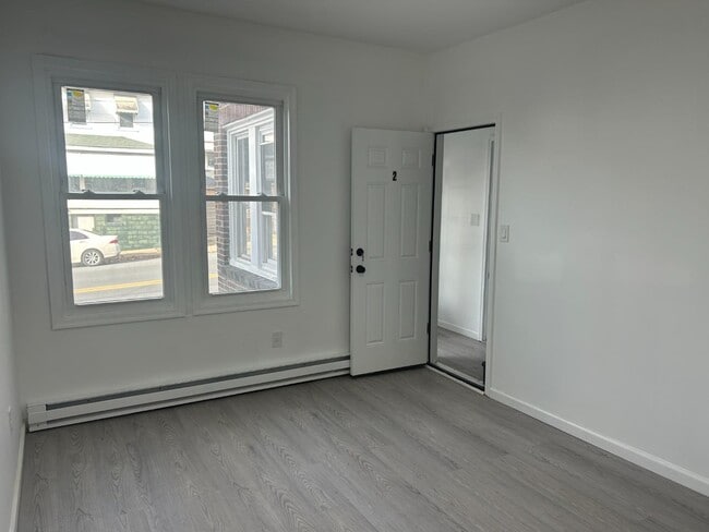 Building Photo - 222 W Patterson St