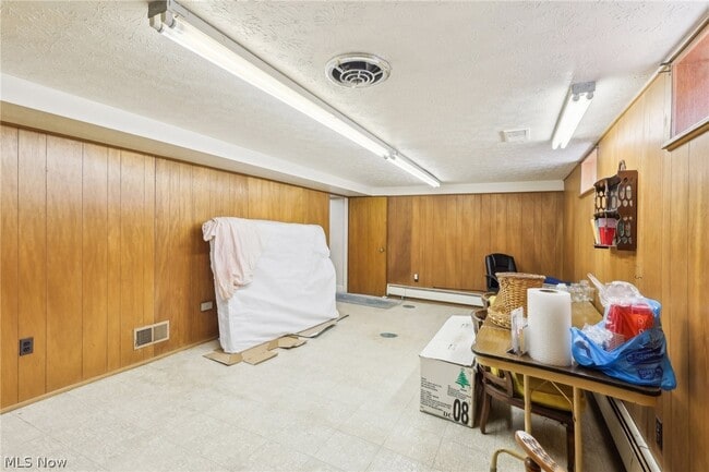 Building Photo - 13630 Cedar Rd