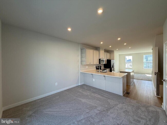 Building Photo - 4929 DUNHAVEN Dr