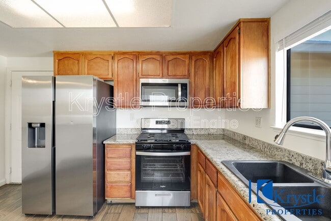 Building Photo - 1366 Matthew Dr