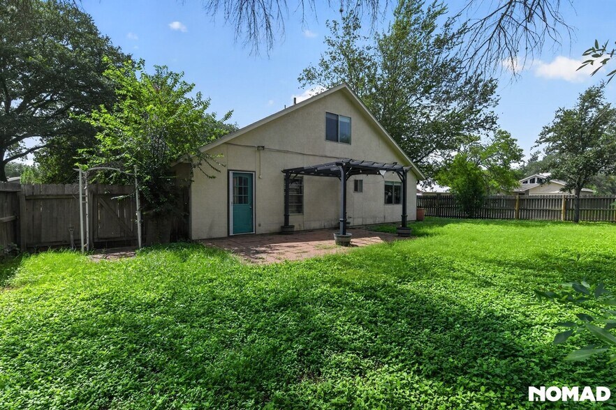 Building Photo - 14925 Moss Glen