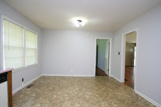 Building Photo - 2803 Mallory Ave NW