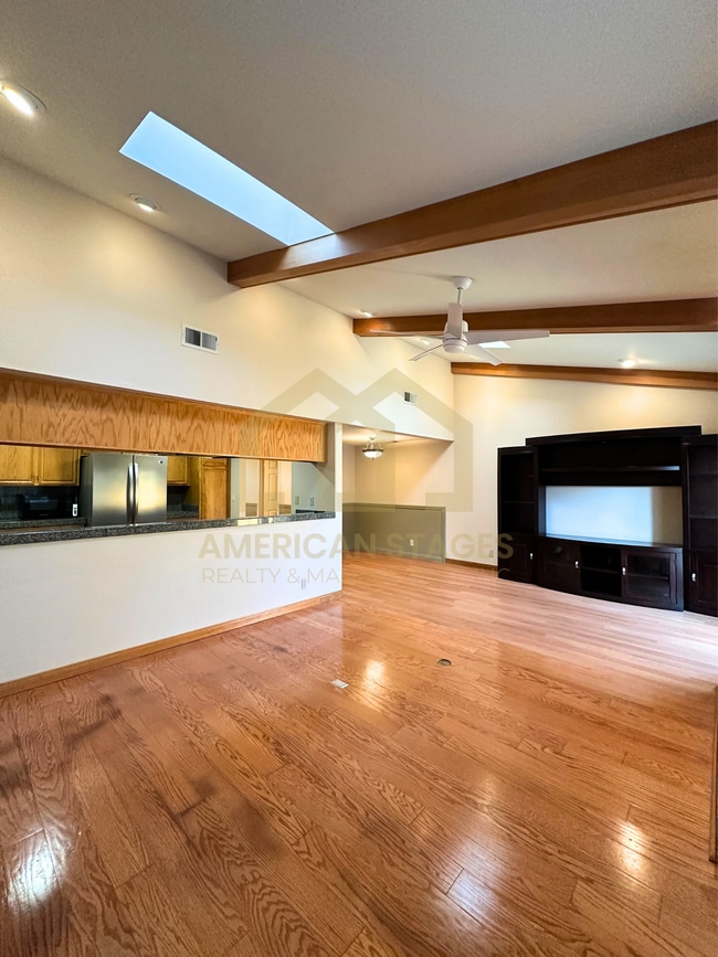 Building Photo - 1686 Eucalyptus Dr
