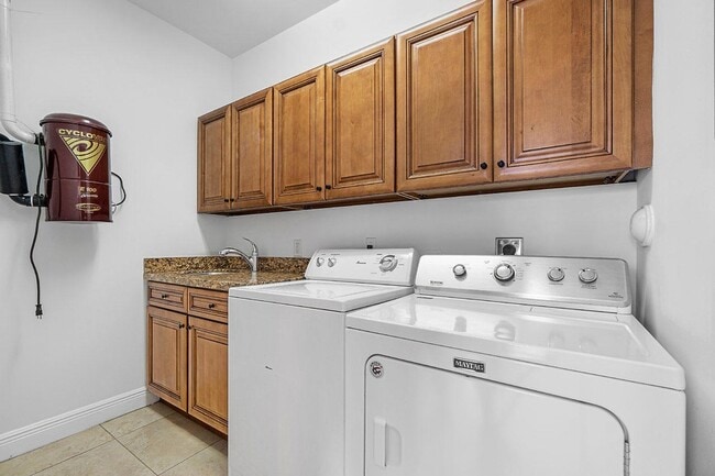 Building Photo - 811 S Federal Hwy