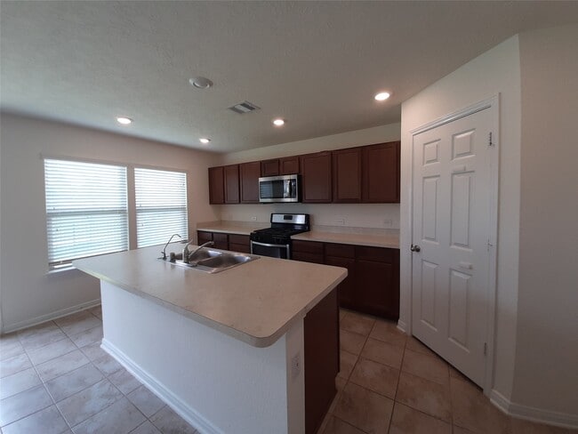 Building Photo - 4834 Lucky Fawn Ln