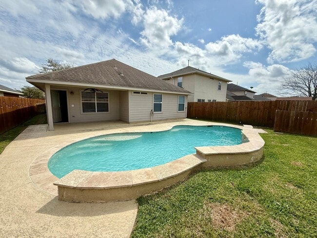 Building Photo - 19011 Bressingham Dr