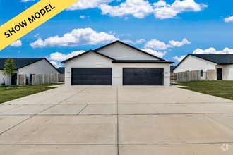 Building Photo - Fox Ridge Alex