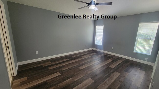 Building Photo - Gorgeous 4 Bedroom/2 Bathroom Home in Sunc...