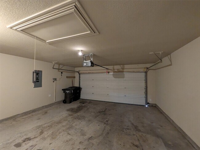 Building Photo - 14013 Zippo Way