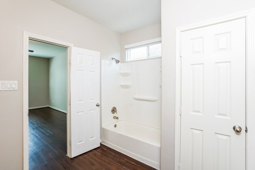 Building Photo - 2726 Mesquite Ridge Dr