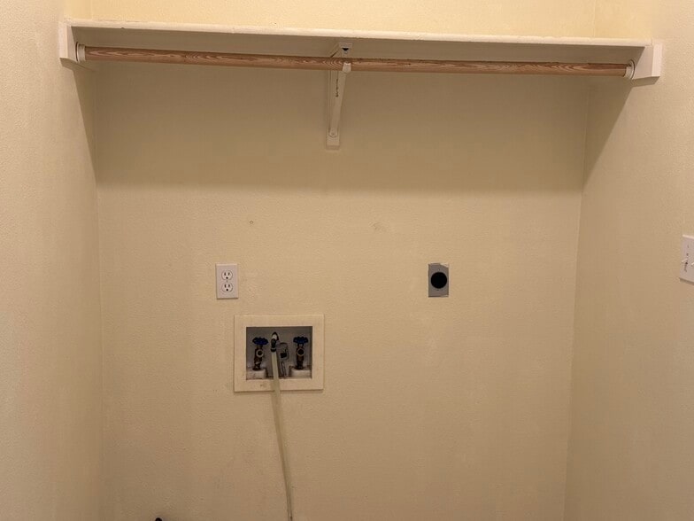 laundry rm - 8107 Valley Trl