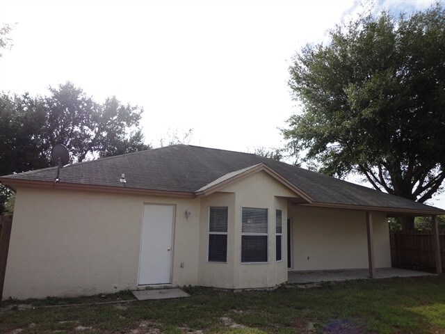 Building Photo - 250 Misty Meadow Dr