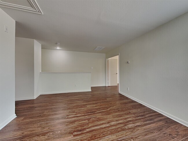 Building Photo - 20719 Dickinson Manor Ln