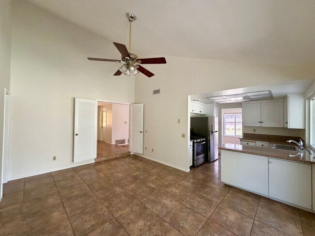 Building Photo - 3430 Bahia Pl