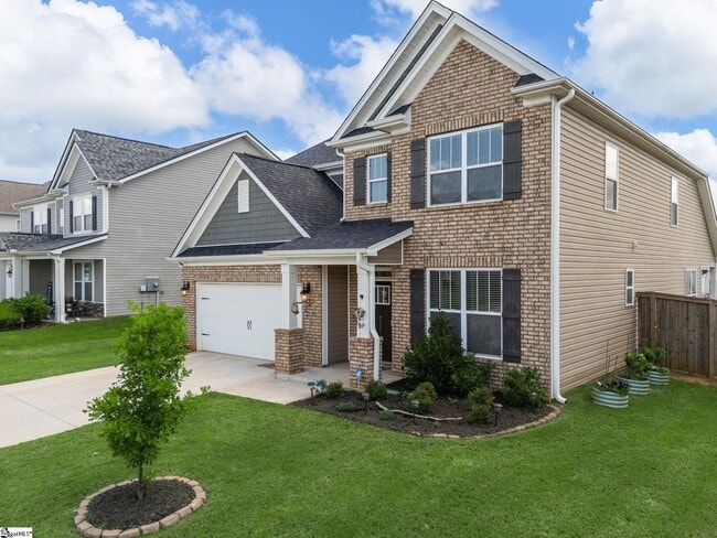 Building Photo - 211 Pollyanna Dr