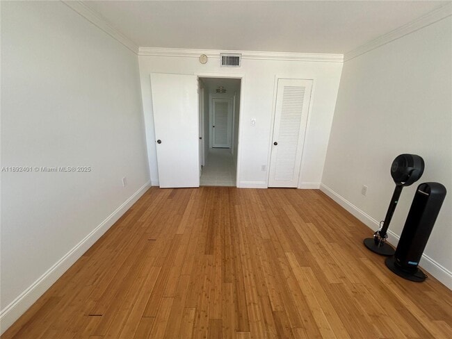 Building Photo - 18021 Biscayne Blvd