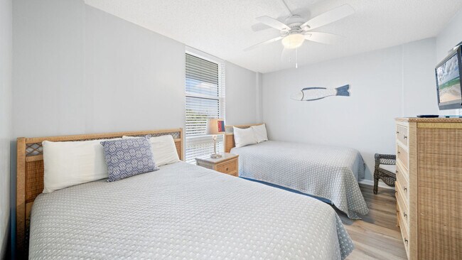 Building Photo - 7205 Thomas Dr