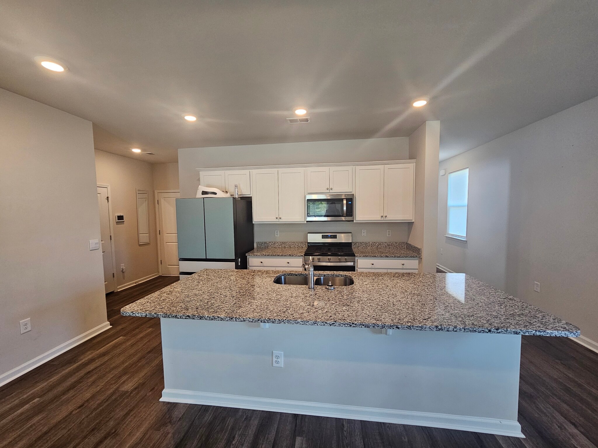 Building Photo - 3131 Fair Ridge Way