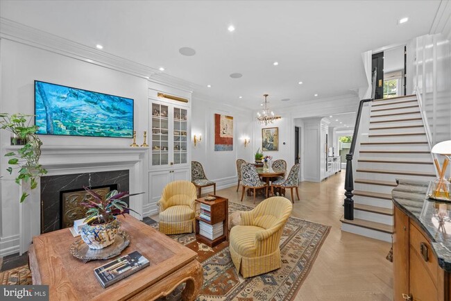 Building Photo - 1524 Swann St NW