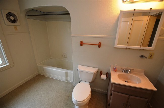 Building Photo - 109 Winter St