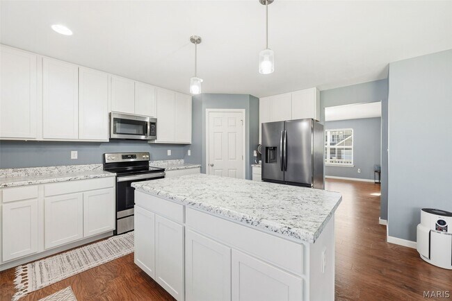 Building Photo - 463 Dusty Brook Dr