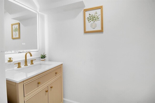 Building Photo - 2873 SE 24th Ct