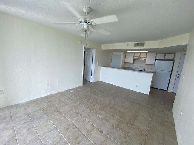 Building Photo - 3655 Seaside Dr