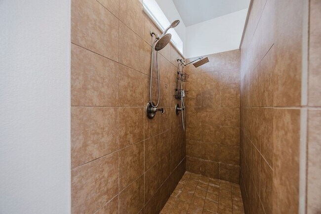 Building Photo - 15516 Mayflower Trail