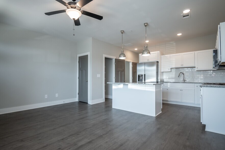 Building Photo - Puritan Mill