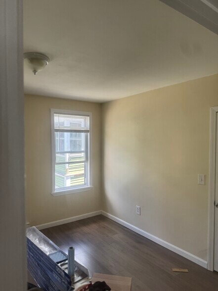 Building Photo - 111 Ennell St