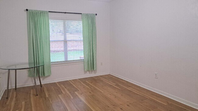 Building Photo - 13200 W Newberry Rd