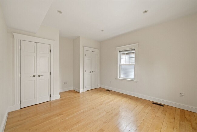 Building Photo - 2536 Massachusetts Ave