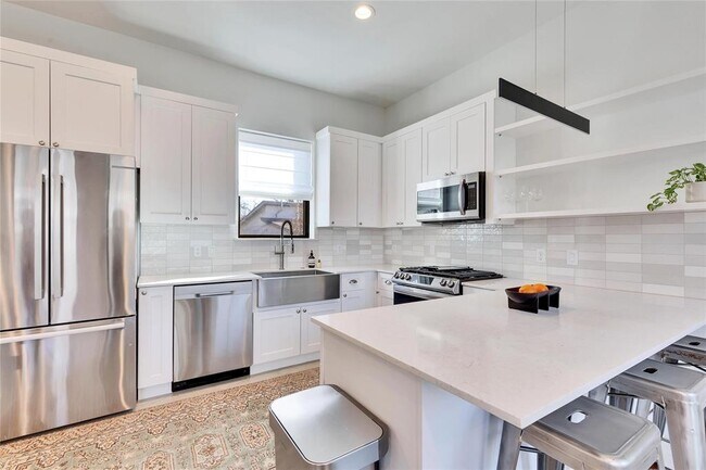 Building Photo - 2105 Pennsylvania Ave