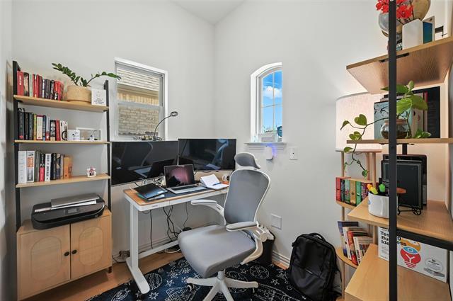 Building Photo - 9408 Redstart Ln
