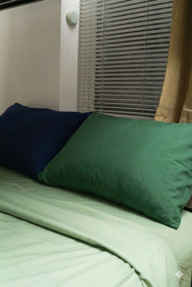 Building Photo - 2721 W Congress Pkwy