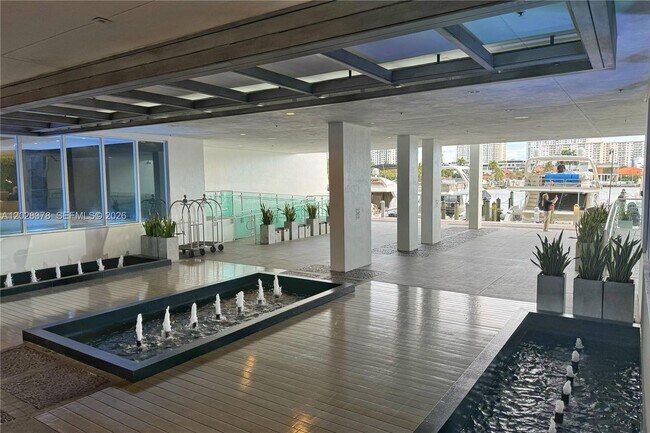 Building Photo - 400 Sunny Isles Blvd