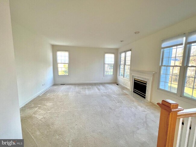 Building Photo - 1305 Providence Terrace