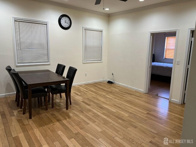 Building Photo - 158 Terrace Ave