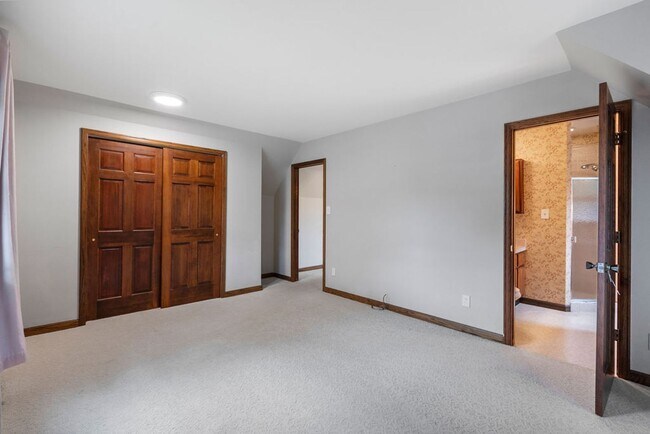 Building Photo - Beautiful 5-Bedroom + Office, 4-Bath Home in Northwest Fort Collins!