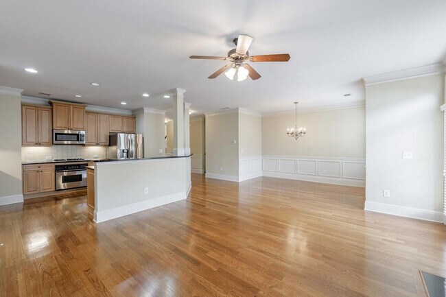 Building Photo - 10293 Midway Ave