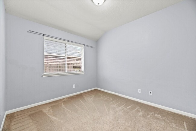 Building Photo - 9910 Pine Flats Dr